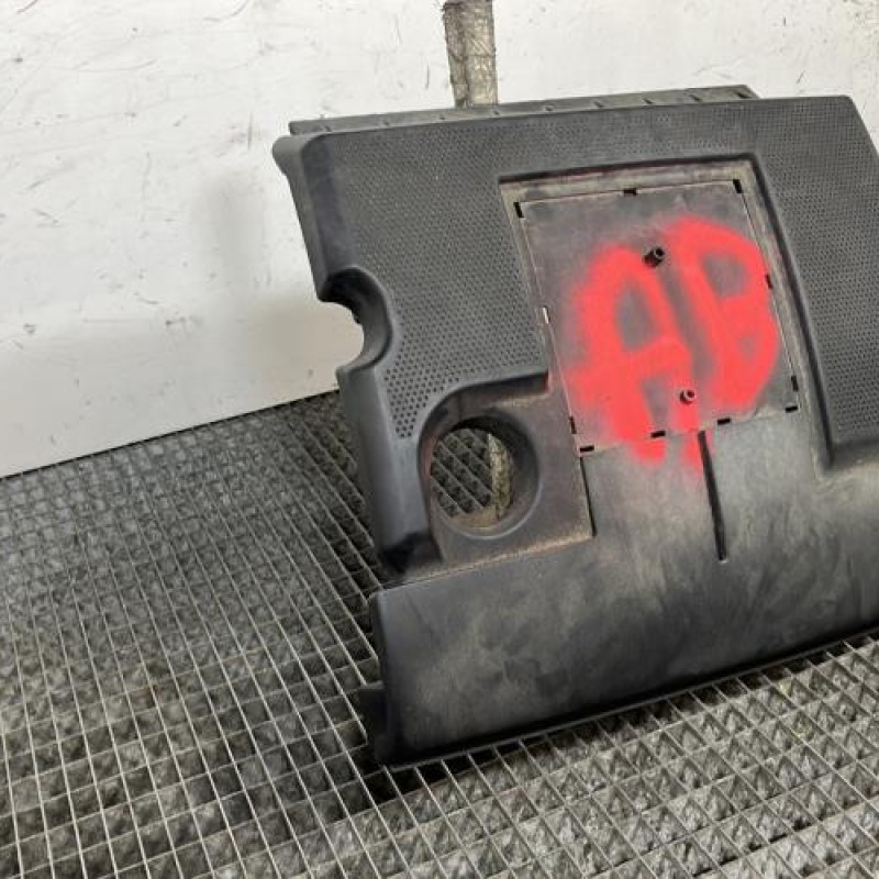 Cache moteur  VOLKSWAGEN POLO 4 Photo n°2