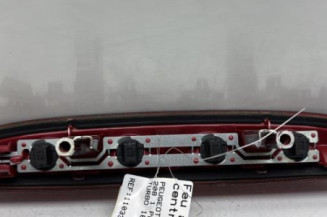 Feu arriere stop central PEUGEOT 208 1