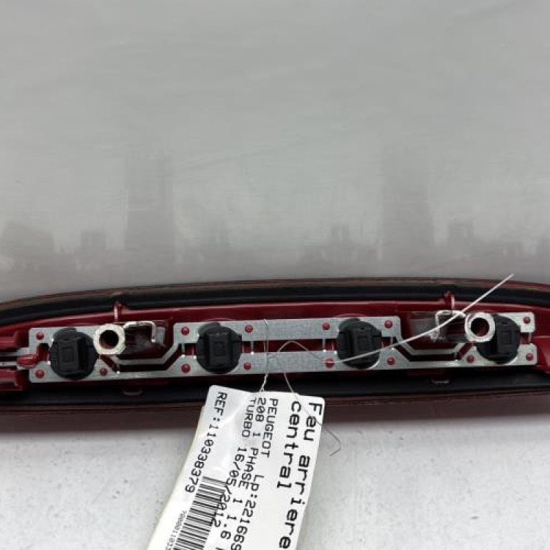 Feu arriere stop central PEUGEOT 208 1 Photo n°3