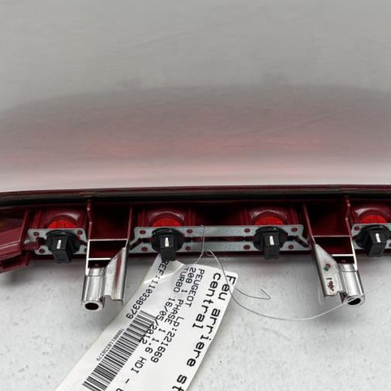 Feu arriere stop central PEUGEOT 208 1 Photo n°6