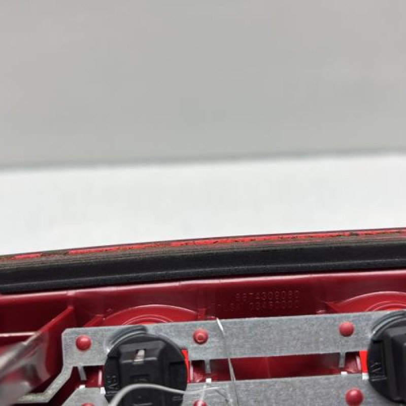 Feu arriere stop central PEUGEOT 208 1 Photo n°7