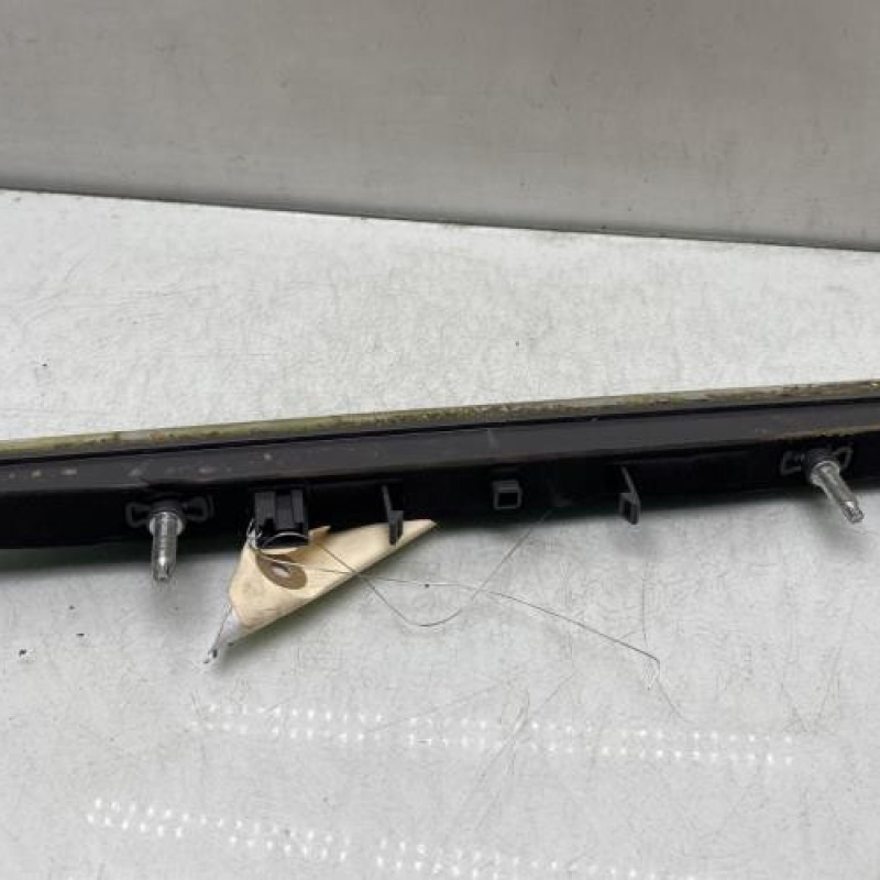 Feu arriere stop central PEUGEOT 308 2 Photo n°2