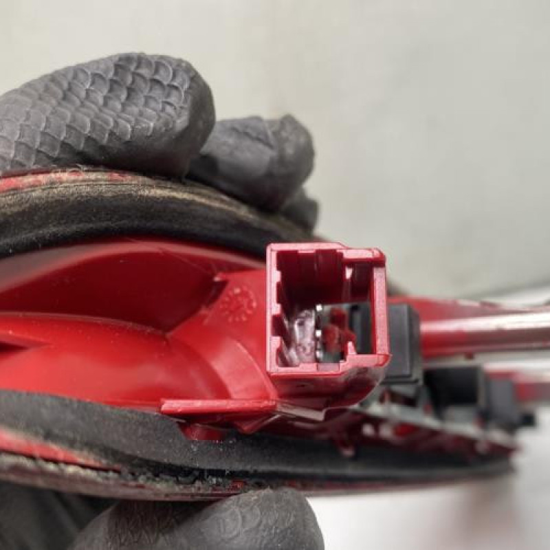 Feu arriere stop central PEUGEOT 208 1 Photo n°4