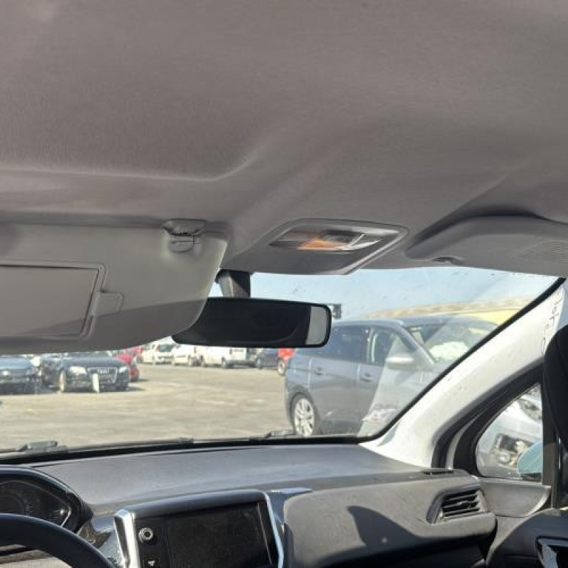 Feu arriere stop central PEUGEOT 208 1 Photo n°17