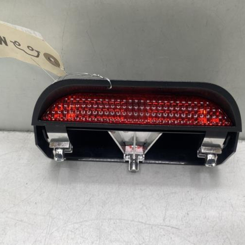 Feu arriere stop central DACIA DUSTER 1 Photo n°1