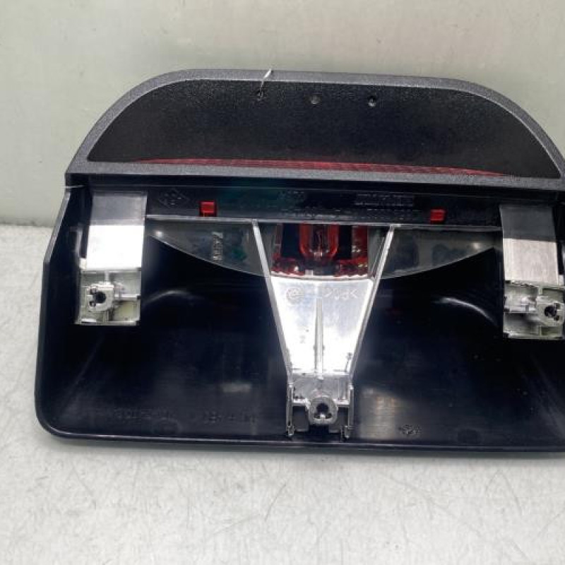 Feu arriere stop central DACIA DUSTER 1 Photo n°3