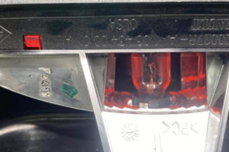 Feu arriere stop central DACIA DUSTER 1