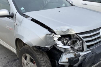 Feu arriere stop central DACIA DUSTER 1