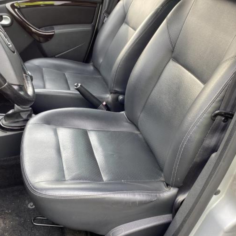 Feu arriere stop central DACIA DUSTER 1 Photo n°15