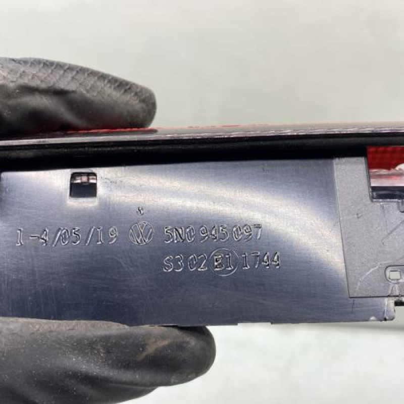 Feu arriere stop central VOLKSWAGEN GOLF 6 Photo n°3