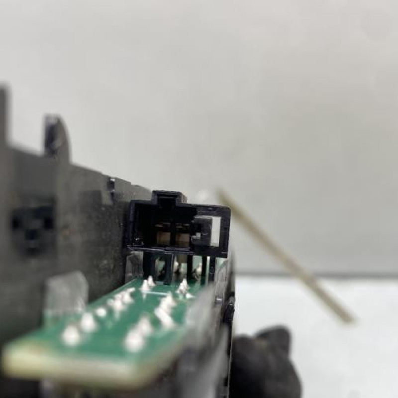 Feu arriere stop central VOLKSWAGEN GOLF 6 Photo n°4