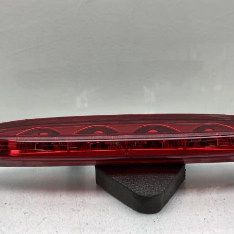 Feu arriere stop central PEUGEOT 208 1 Photo n°1