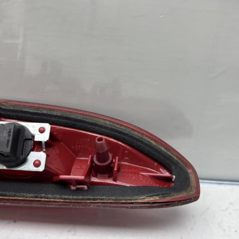 Feu arriere stop central PEUGEOT 208 1 Photo n°4