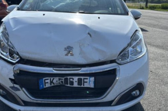 Feu arriere stop central PEUGEOT 208 1