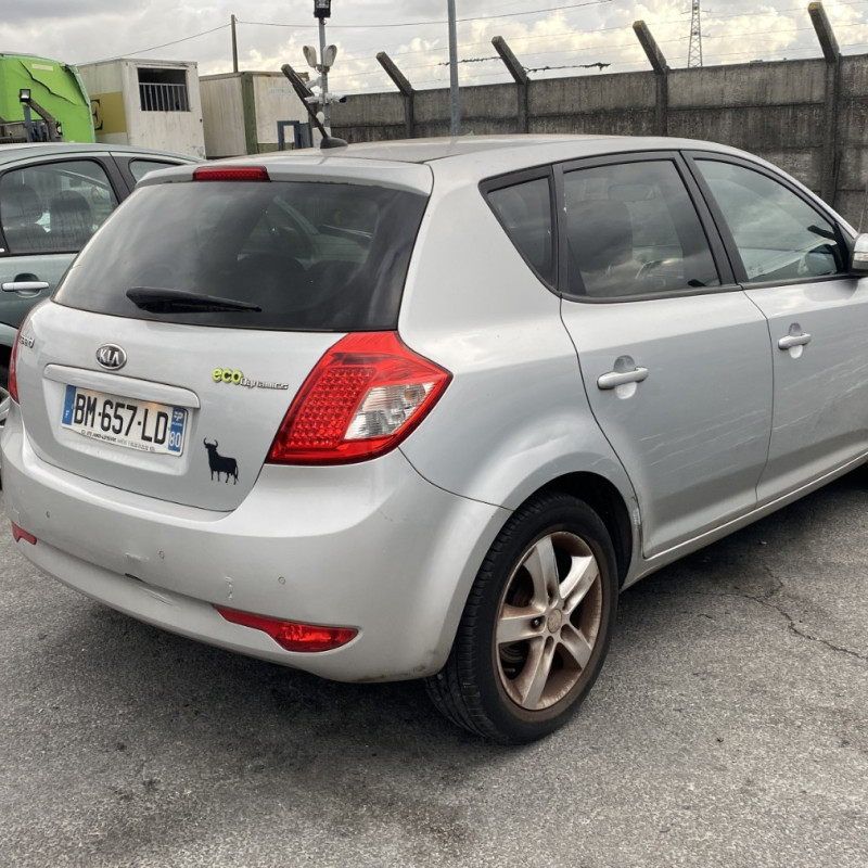 KIA CEE-D 1 PHASE 2 1.6 CRDI - 16V TURBO Photo n°3