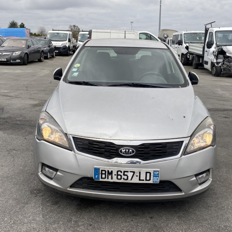 KIA CEE-D 1 PHASE 2 1.6 CRDI - 16V TURBO Photo n°6