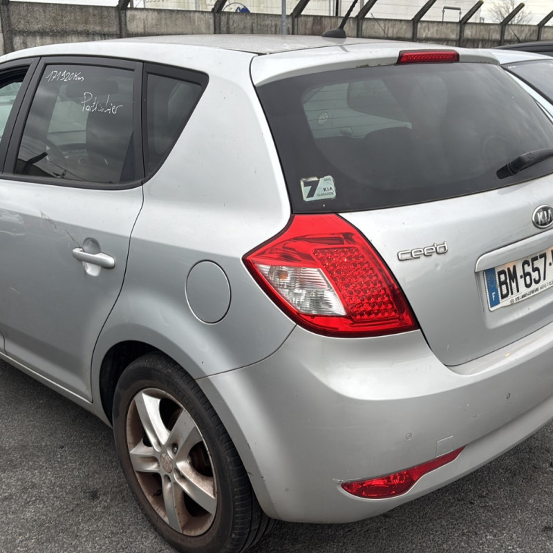 KIA CEE-D 1 PHASE 2 1.6 CRDI - 16V TURBO Photo n°15