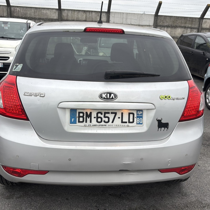 KIA CEE-D 1 PHASE 2 1.6 CRDI - 16V TURBO Photo n°16