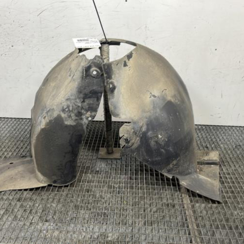 Pare boue avant droit PEUGEOT 206 Photo n°1