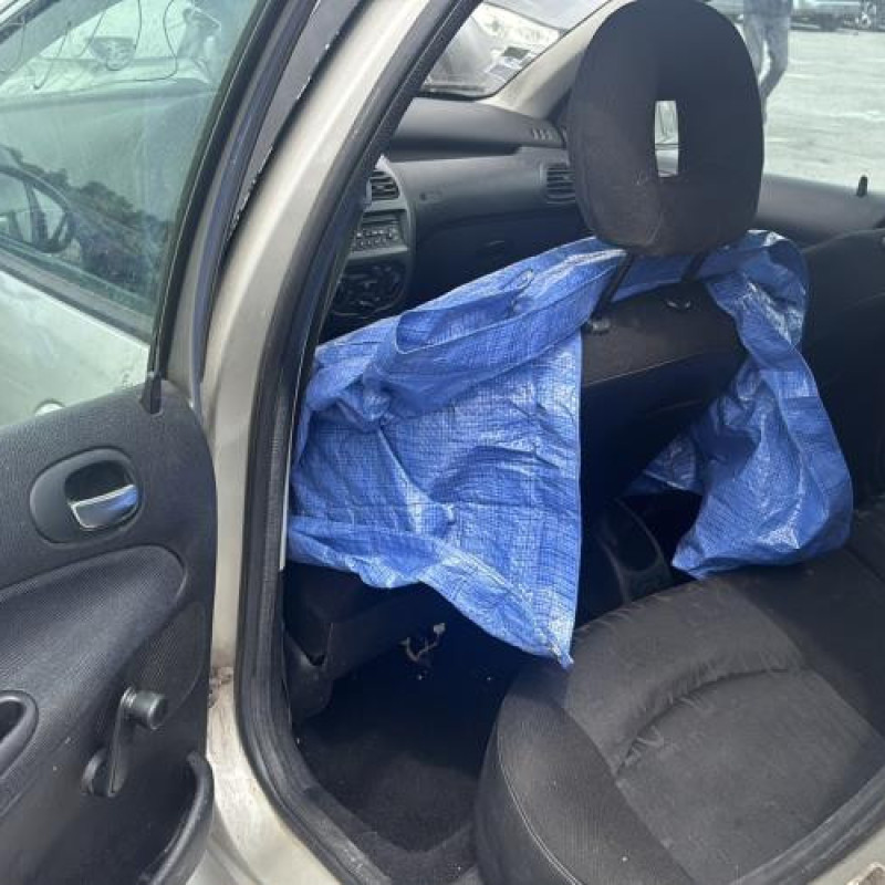 Pare boue avant droit PEUGEOT 206 Photo n°14