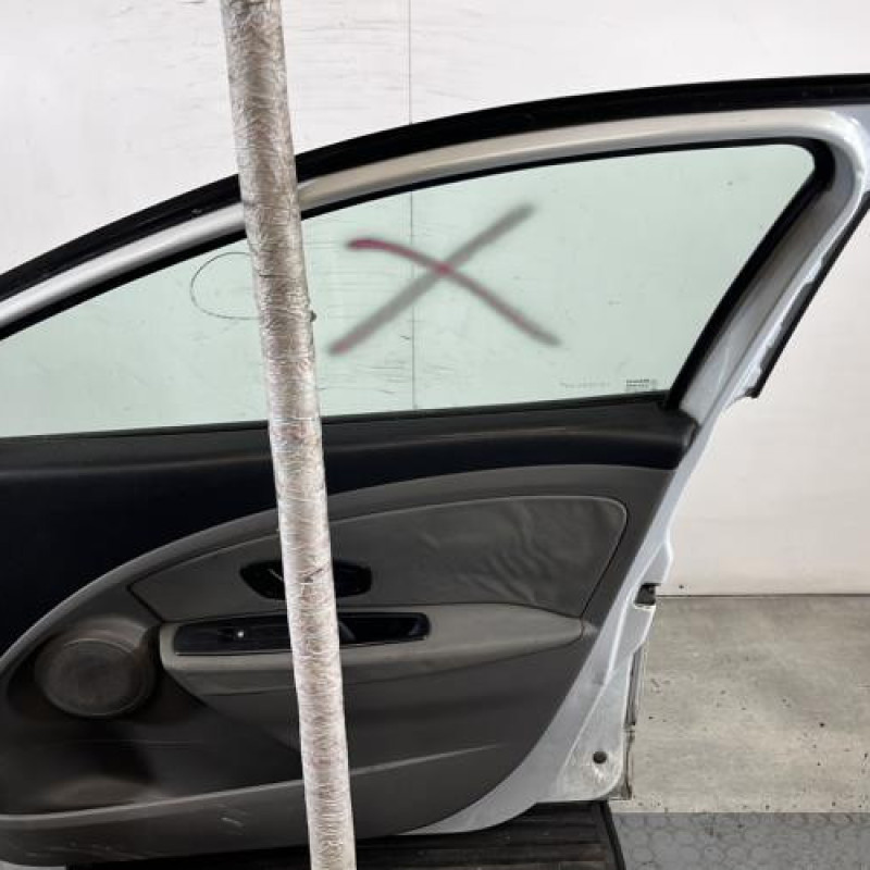 Porte avant droit RENAULT MEGANE 3 Photo n°7