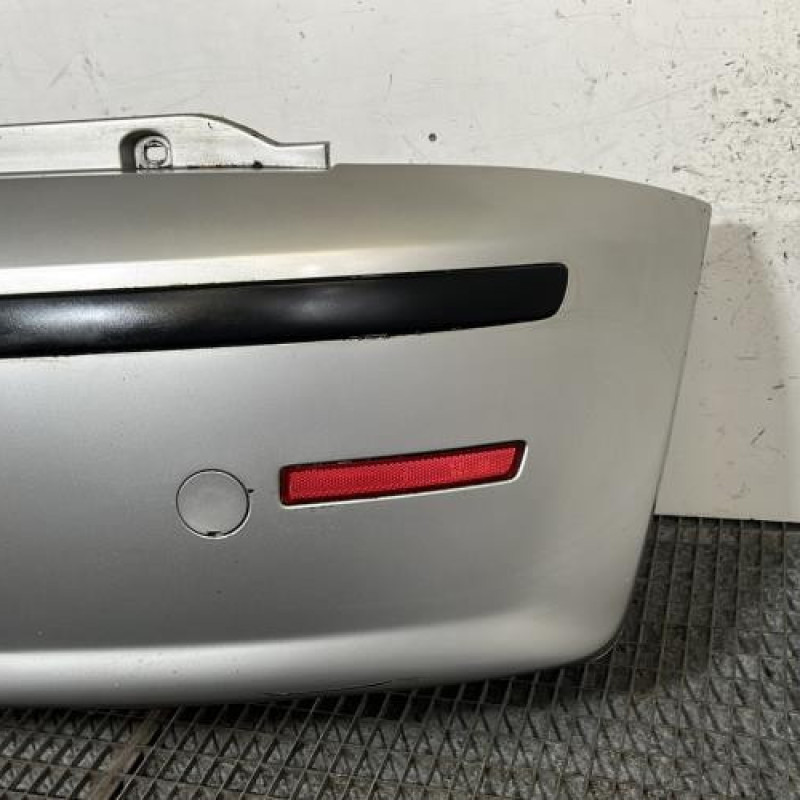 Pare choc arriere FIAT PUNTO 2 Photo n°3