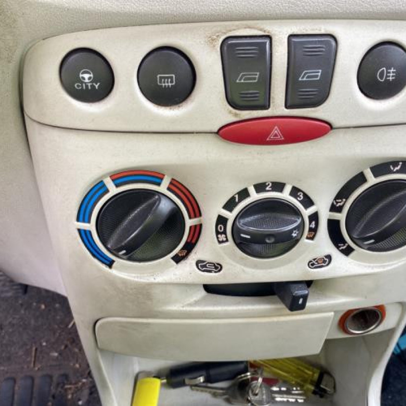 Pare choc arriere FIAT PUNTO 2 Photo n°20