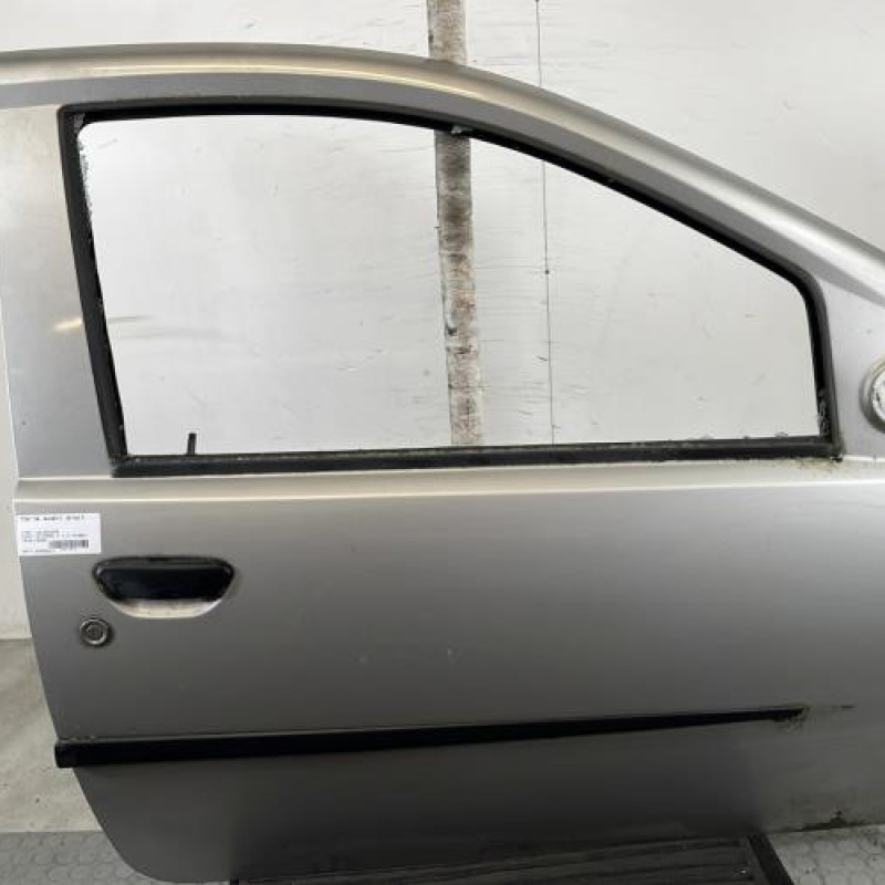 Porte avant droit FIAT PUNTO 2 Photo n°1