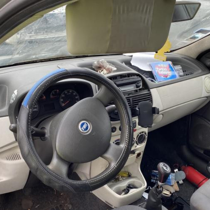 Porte avant droit FIAT PUNTO 2 Photo n°18