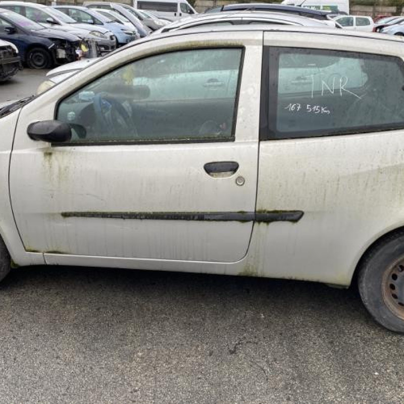 Porte avant gauche FIAT PUNTO 2 Photo n°11