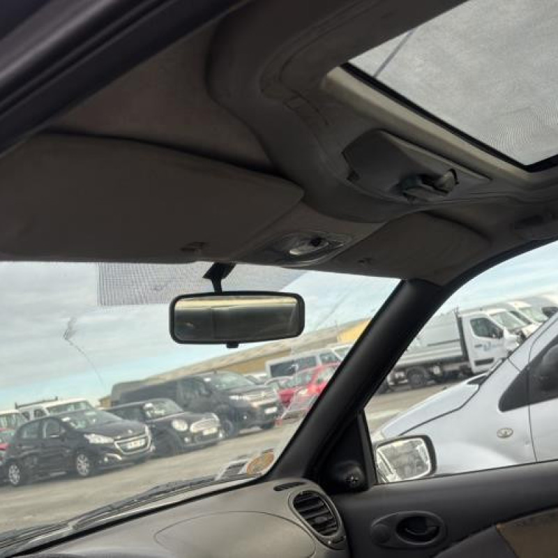 Porte avant gauche FORD FIESTA 4 Photo n°19