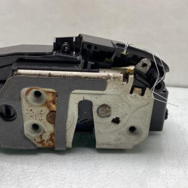 Serrure arriere droit FORD FIESTA 6 Photo n°1