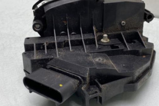 Serrure arriere droit FORD FIESTA 6