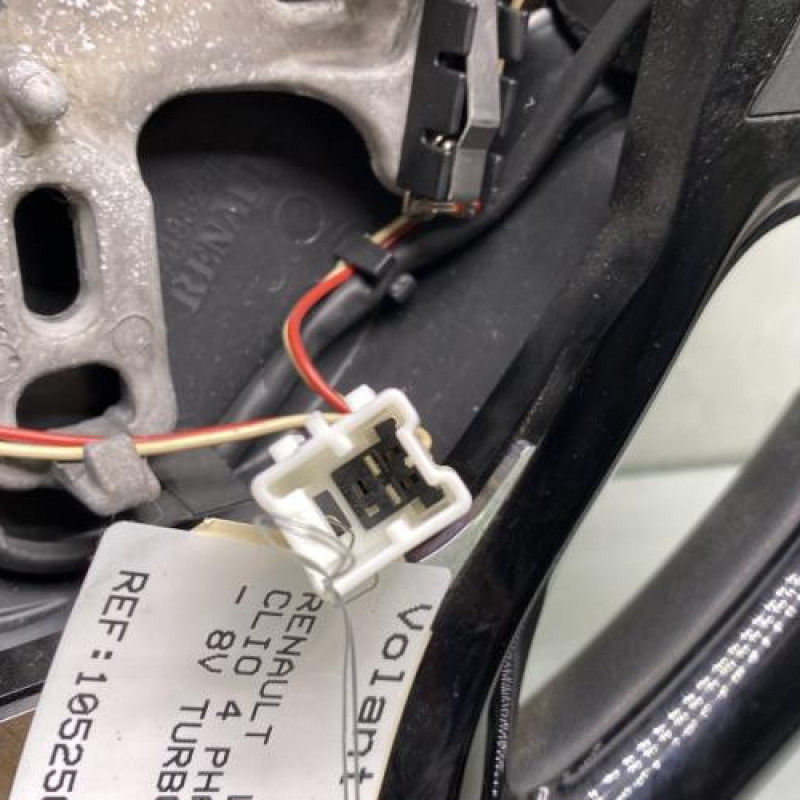 Volant RENAULT CLIO 4 Photo n°3