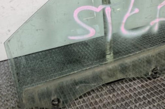 Vitre avant gauche RENAULT CLIO 3