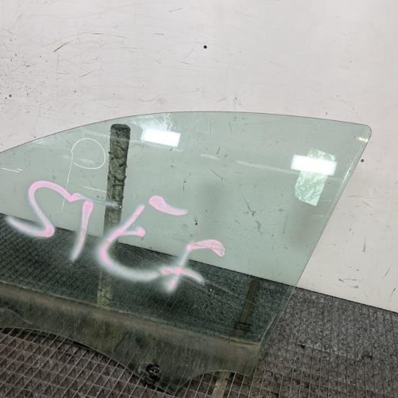 Vitre avant gauche RENAULT CLIO 3 Photo n°3