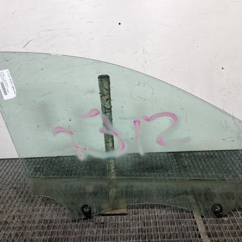 Vitre avant gauche RENAULT CLIO 3 Photo n°4