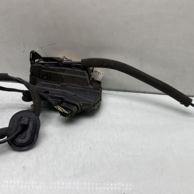 Serrure arriere droit RENAULT CLIO 4 Photo n°2