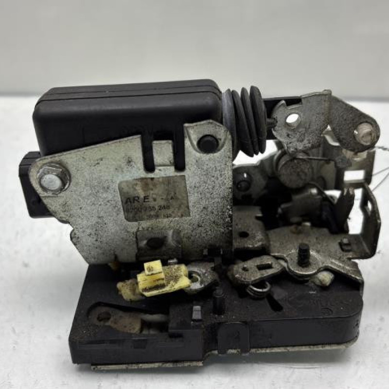 Serrure arriere gauche DACIA SANDERO 1 Photo n°1