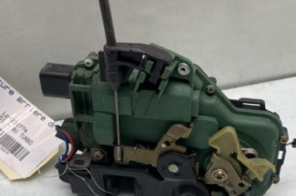 Serrure arriere droit VOLKSWAGEN GOLF 4