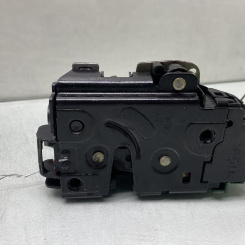 Serrure arriere gauche VOLKSWAGEN GOLF 4 Photo n°1