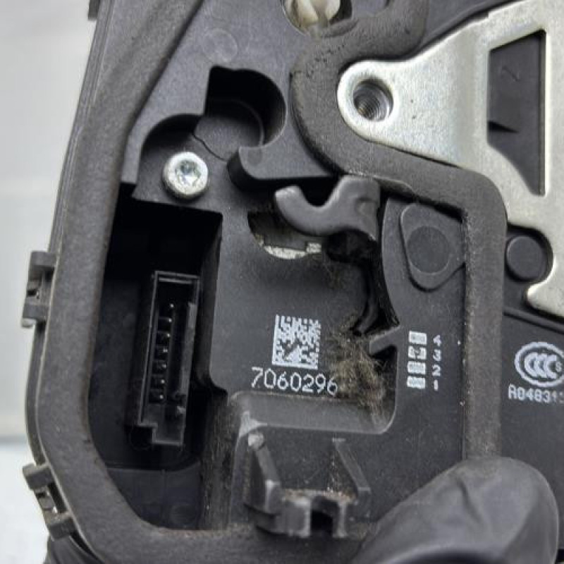 Serrure arriere droit BMW SERIE 3 E91 Photo n°4