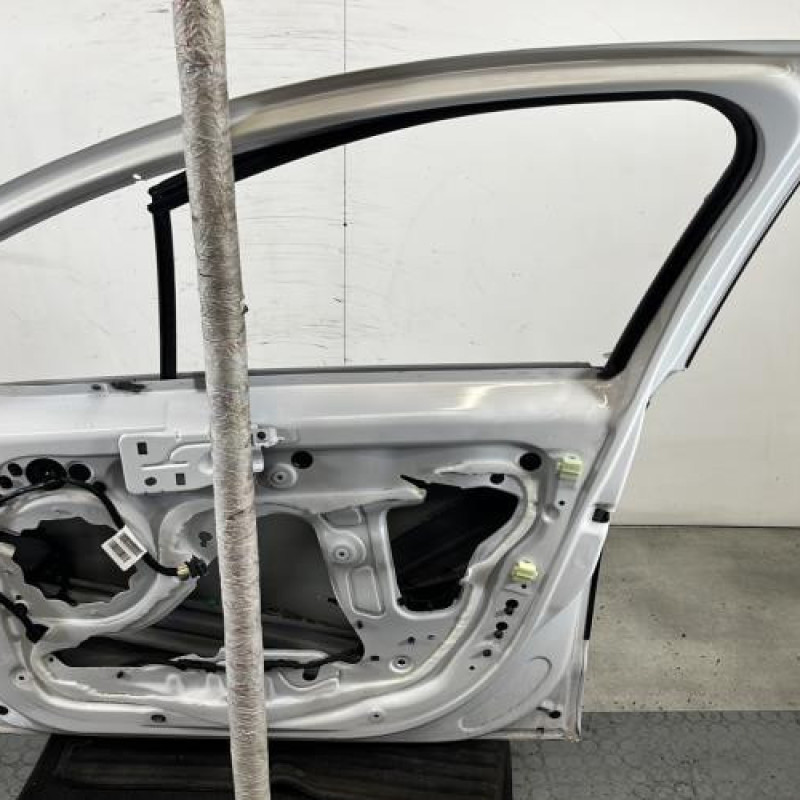 Porte avant droit CITROEN C3 2 Photo n°6