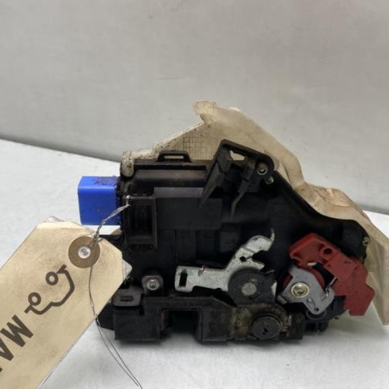 Serrure arriere droit VOLKSWAGEN GOLF 6 Photo n°3