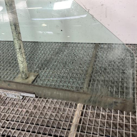 Vitre avant droit FORD FIESTA 4