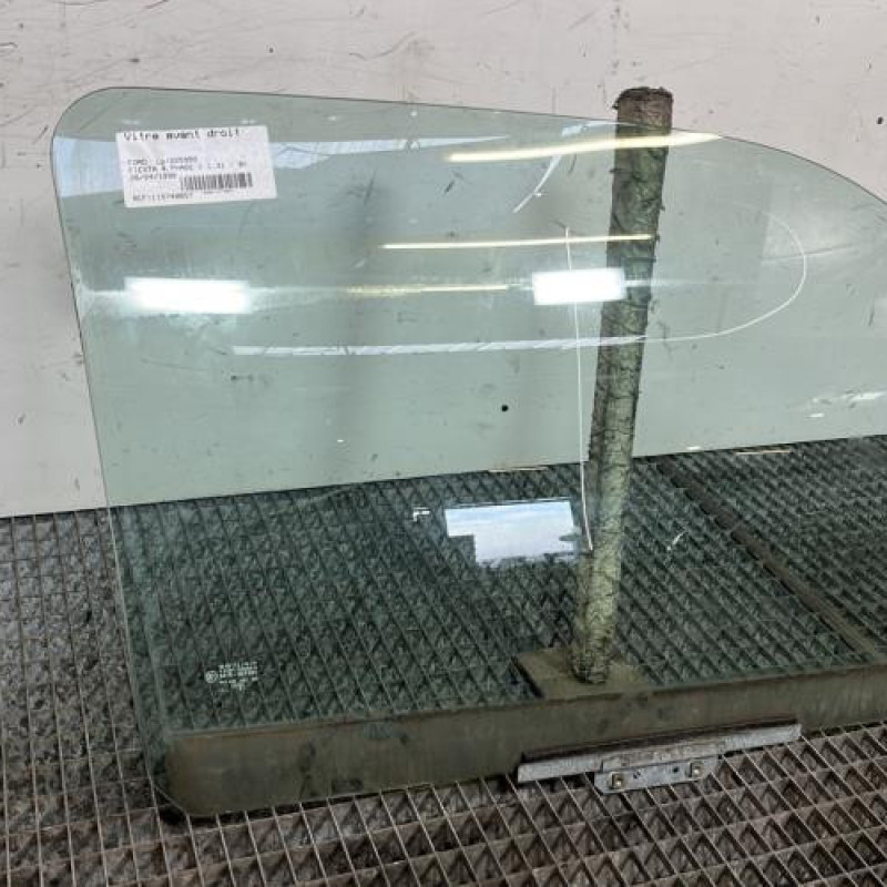 Vitre avant droit FORD FIESTA 4 Photo n°3