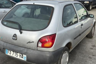Vitre avant droit FORD FIESTA 4
