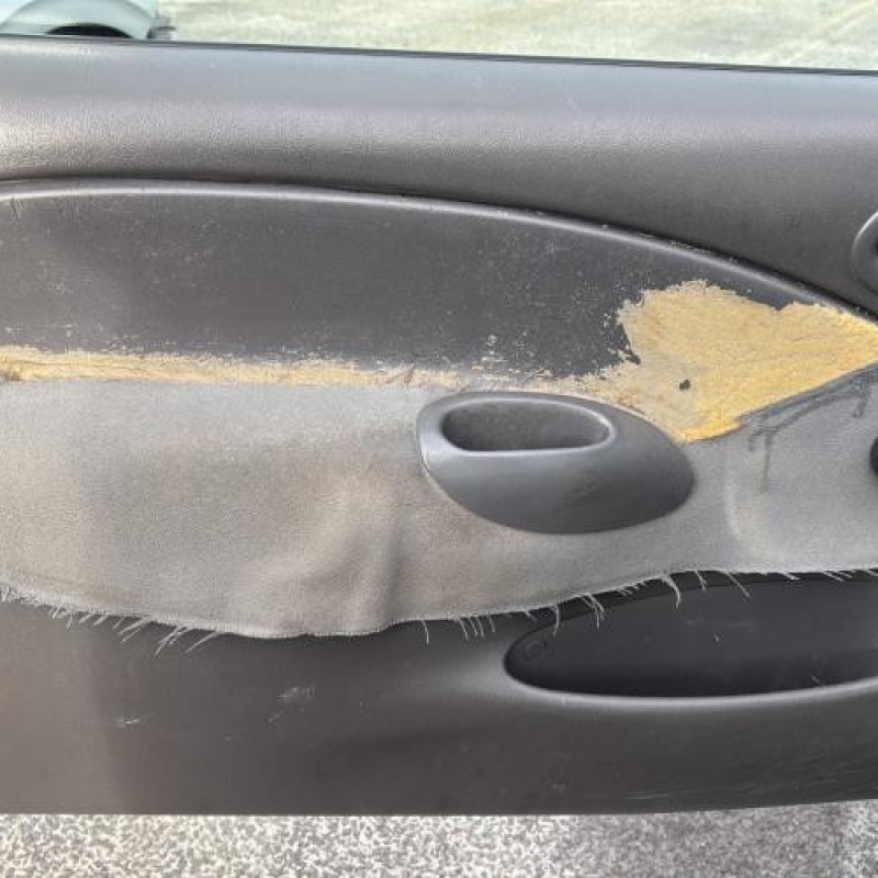 Vitre avant droit FORD FIESTA 4 Photo n°14