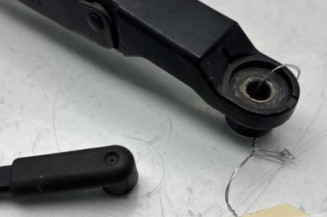 Bras essuie glace avant gauche PEUGEOT 107