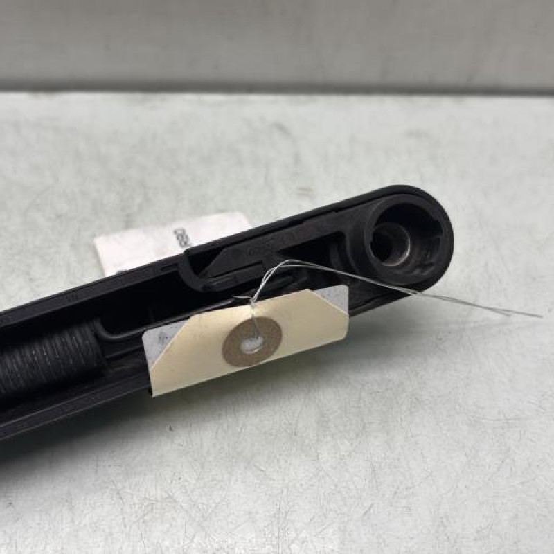 Bras essuie glace arriere PEUGEOT 208 2 Photo n°4